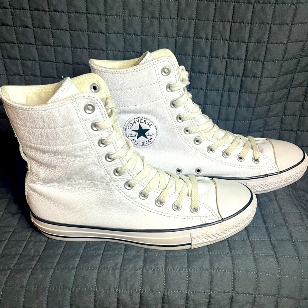 Converse Chuck Taylor All Star high top White Leather Sneaker Sz W 9 (EU 40)